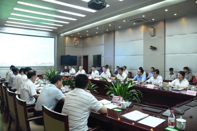 何樹(shù)山副市長(zhǎng)聽(tīng)取東方泰瑞公司天津港南疆石化區(qū)域階段性安全評(píng)估工作的匯報(bào)